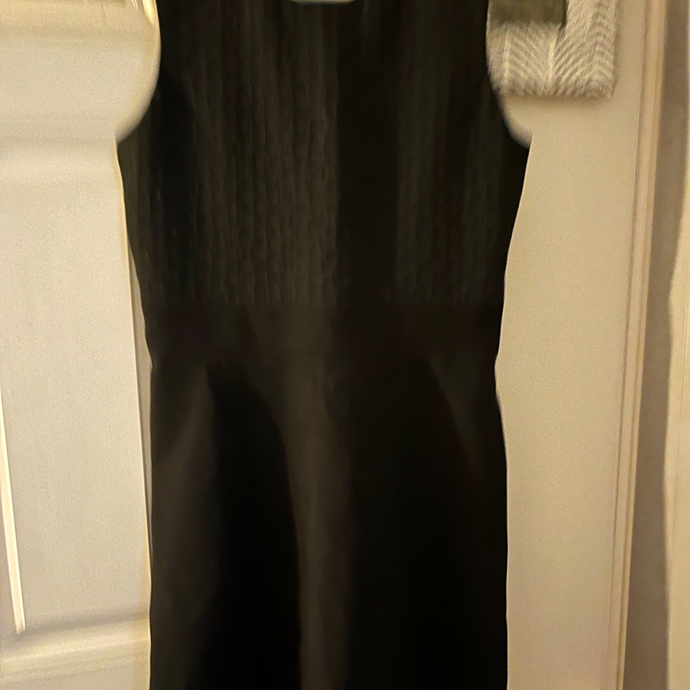 Theory Sz 6 sleeveless black dress